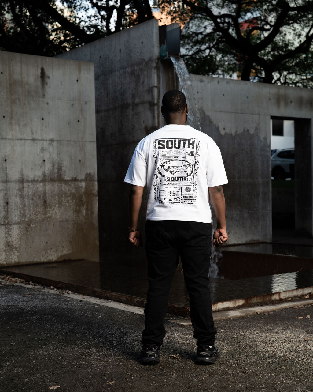 THE SOUTH / 29.9511°N WHITE-TEE